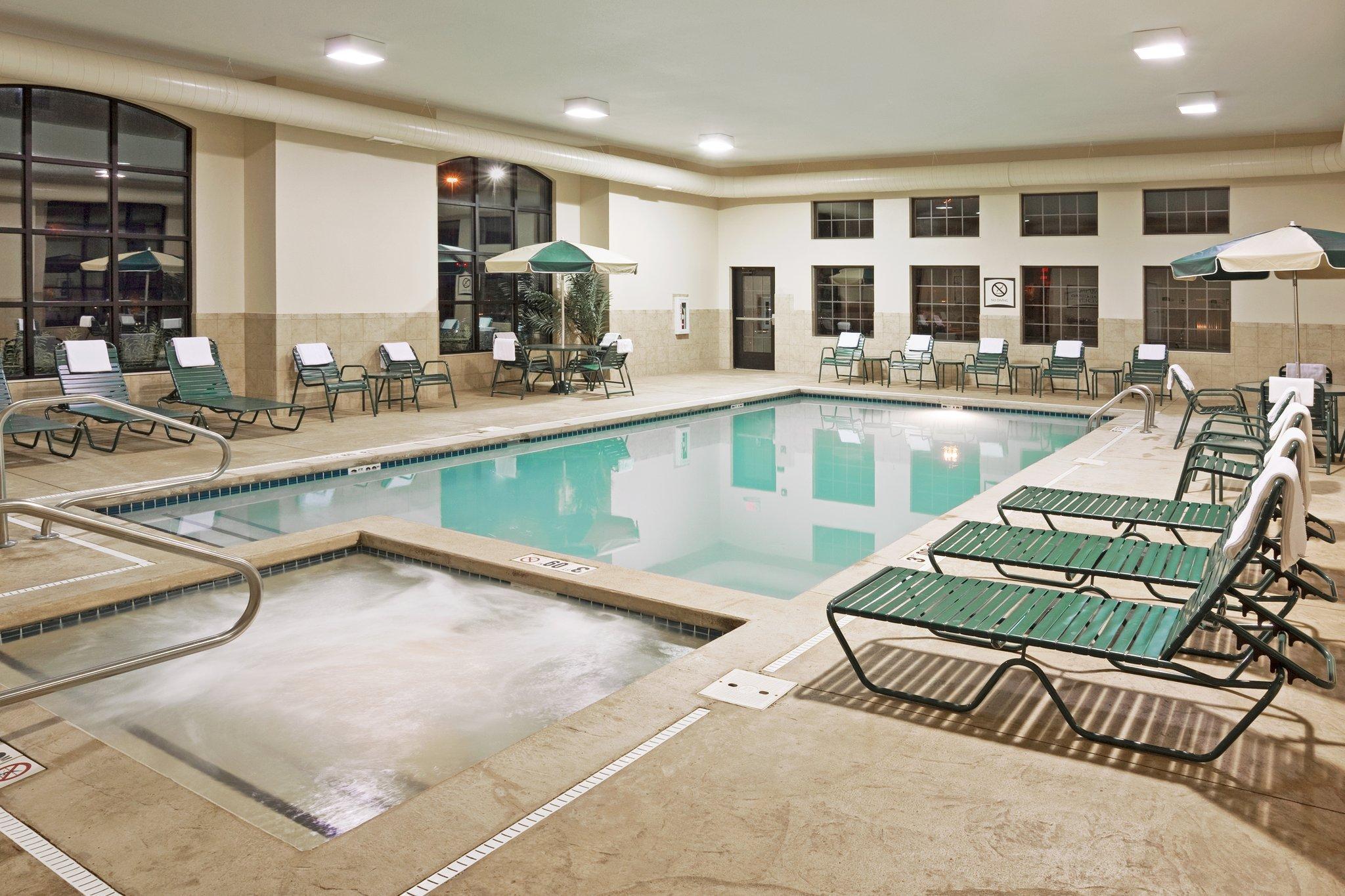 Staybridge Suites Akron-Stow-Cuyahoga Falls By Ihg Esterno foto